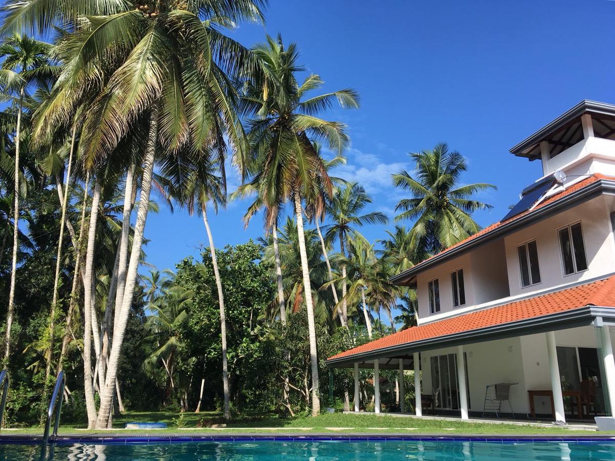 Anuhas Airport Villas Katunayake Exterior photo