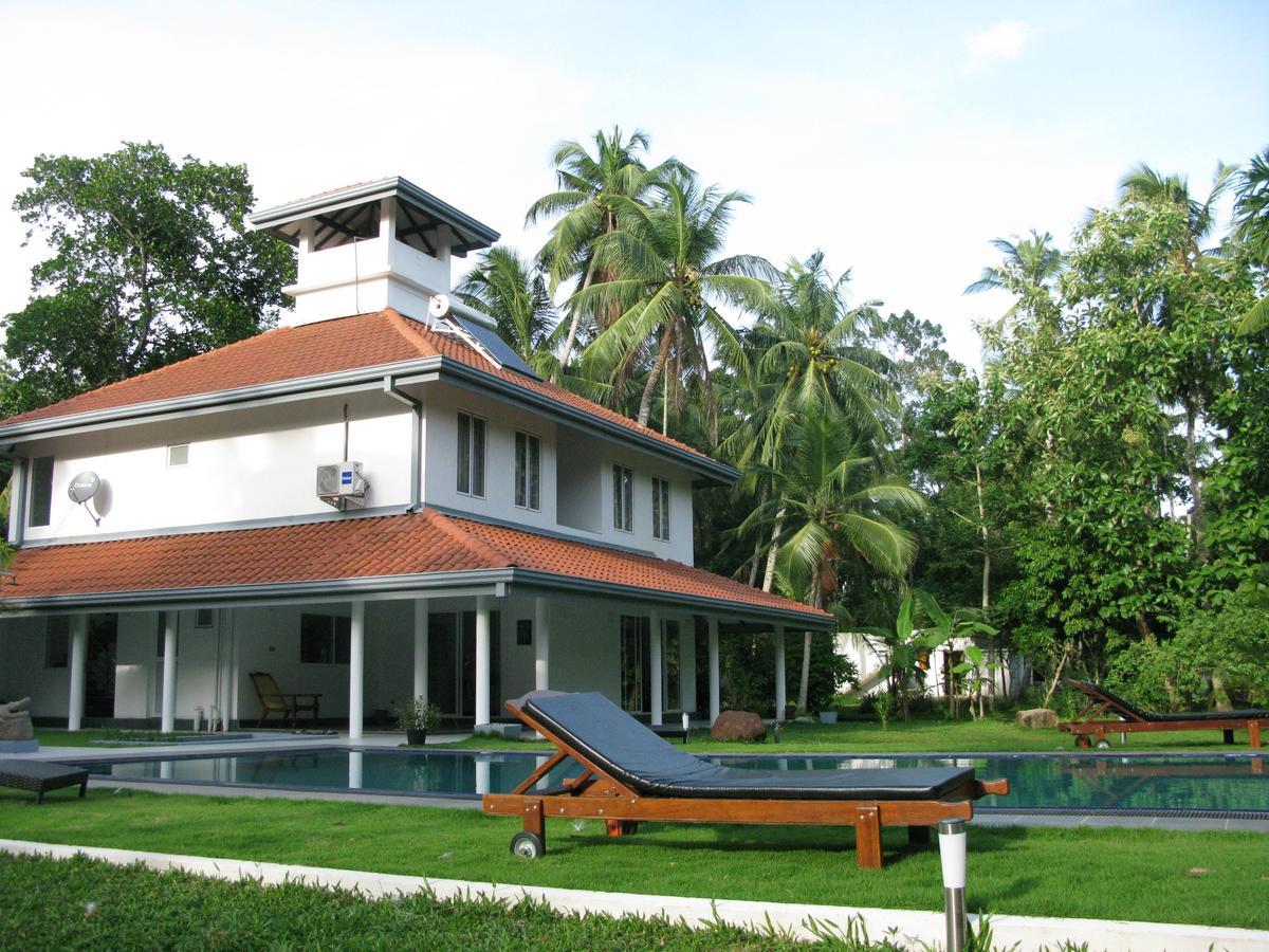 Anuhas Airport Villas Katunayake Exterior photo